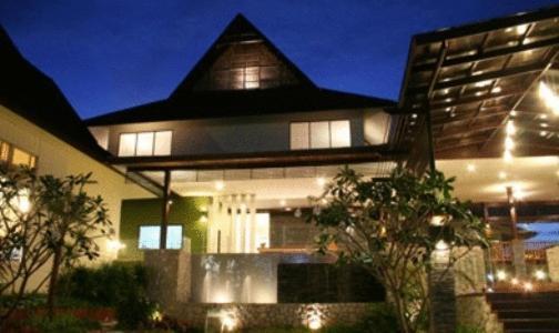 Town Boutique 4*